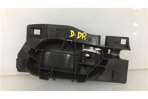 Recambio de manilla int. puerta delantero derecha para peugeot 207 1.4 16v referencia OEM IAM 96802455VV  