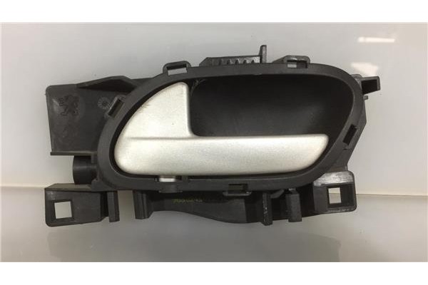 Recambio de manilla int. puerta trasero izquierda para peugeot 207 1.4 16v referencia OEM IAM 96802456VV  