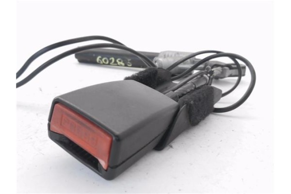 Recambio de anclaje cinturon delantero izquierdo para citroen c2 1.4 referencia OEM IAM 9640676877 TRW33022955 