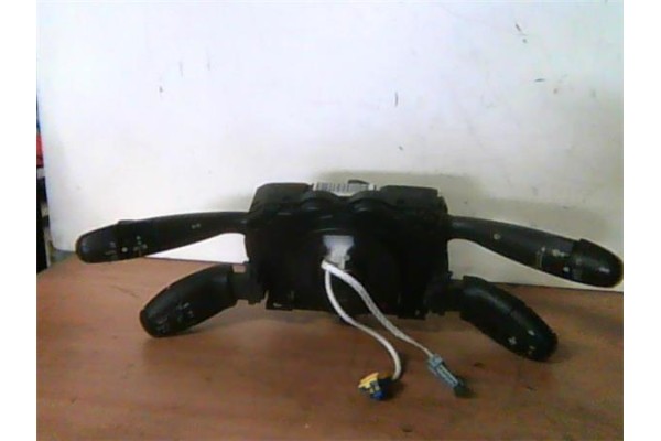 Recambio de mando de luces para citroen c3 1.4 hdi referencia OEM IAM 96640414XT  