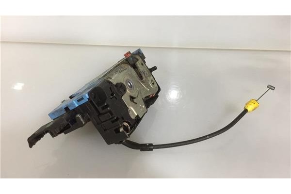 Recambio de cierre electromagnetico trasero derecho para peugeot 207 1.4 16v referencia OEM IAM 24099158 24097816 