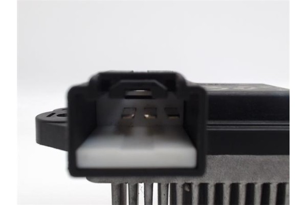 Recambio de regulador ventilador climatizacion para mazda 3 berlina (bk) 1.6 cd active+ xcite referencia OEM IAM PM010020B  