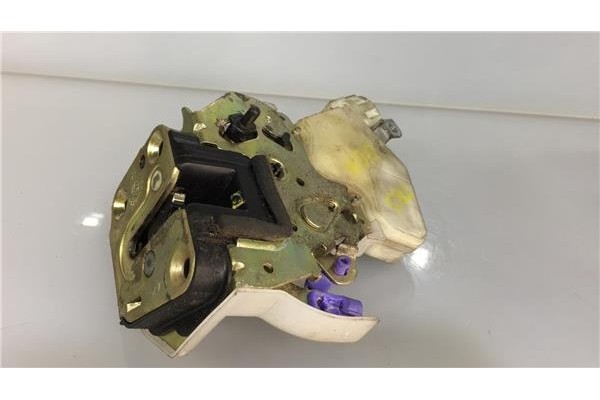 Recambio de cierre electromagnetico trasero derecho para nissan x-trail (t30) 2.2 comfort referencia OEM IAM 805524U300 89A925 