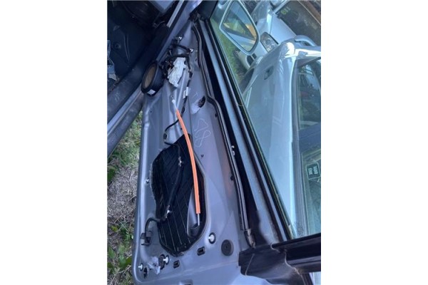 Recambio de puerta delantero derecha para audi a3 (8p1) 2.0 fsi ambiente referencia OEM IAM 8P3831052D  