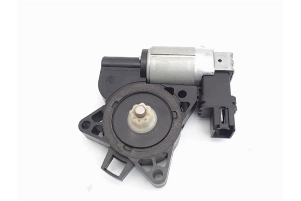 Recambio de motor elevalunas trasero derecho para mazda 3 berlina (bk) 1.6 cd active+ xcite referencia OEM IAM CMO11750  