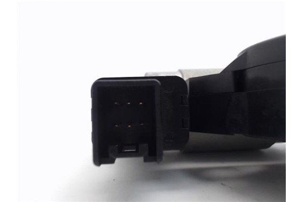 Recambio de motor elevalunas trasero derecho para mazda 3 berlina (bk) 1.6 cd active+ xcite referencia OEM IAM CMO11750  