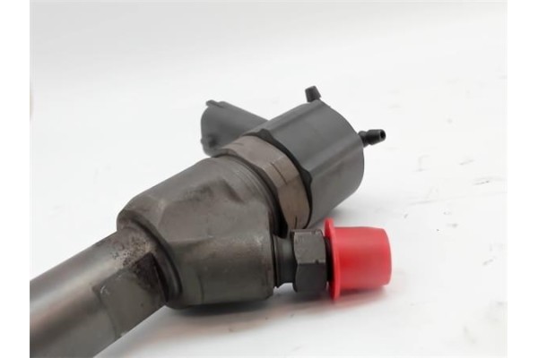 Recambio de inyector para kia cee´d (2006) 1.6 crdi 115 referencia OEM IAM 0445110  