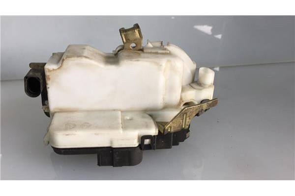 Recambio de cierre electromagnetico delantero izquierdo para seat ibiza (6k1) 1.9 tdi referencia OEM IAM 6K3837015D ZSB 