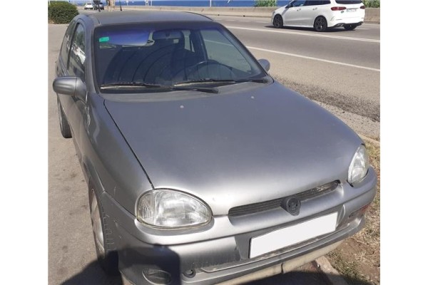 opel corsa b (1993) del año 