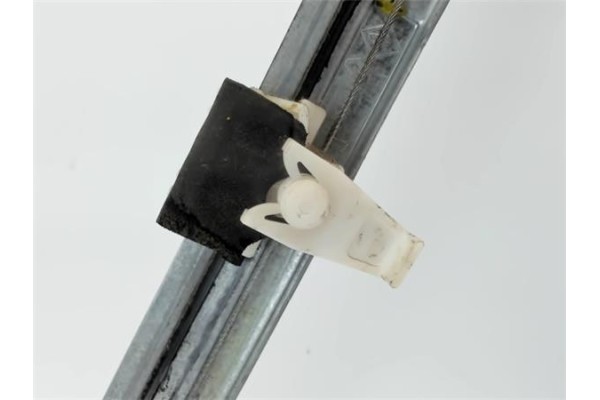 Recambio de mecanismo elevalunas delantero derecho para renault clio ii fase i (b/cb0) referencia OEM IAM 77008422  