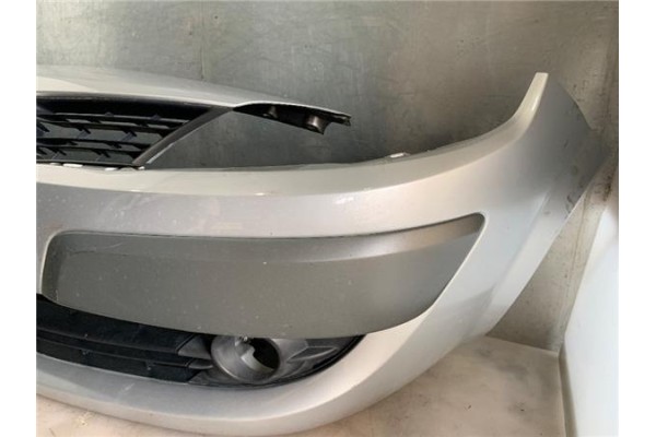 Recambio de paragolpes delantero para renault grand scénic ii (jm0/1_) 1.9 dci (jm14) referencia OEM IAM 7701477299  