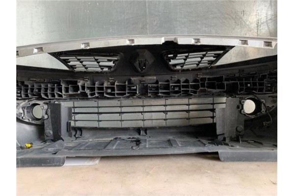Recambio de paragolpes delantero para renault grand scénic ii (jm0/1_) 1.9 dci (jm14) referencia OEM IAM 7701477299  
