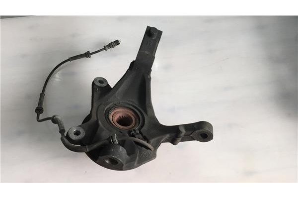 Recambio de mangueta delantero derecha para renault trafic ii furgón 1.9 27 cn referencia OEM IAM 8200630533  