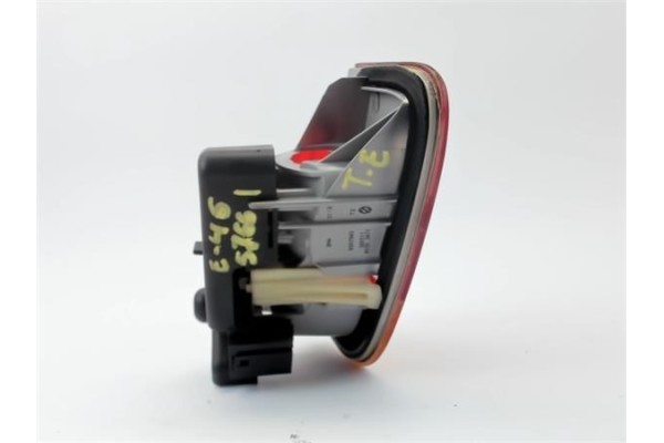 Recambio de piloto antiniebla trasero izquierdo para bmw serie 3 berlina (e46) 2.0 320i referencia OEM IAM 697945388511  