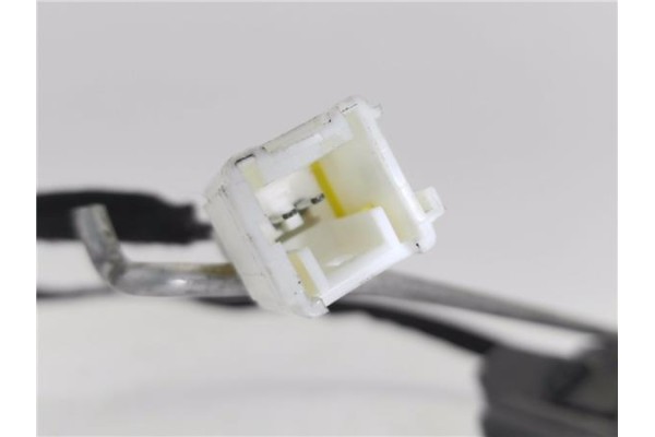Recambio de cierre electromagnetico porton para renault clio ii fase ii (b/cb0) 1.2 base authentique referencia OEM IAM 82000789