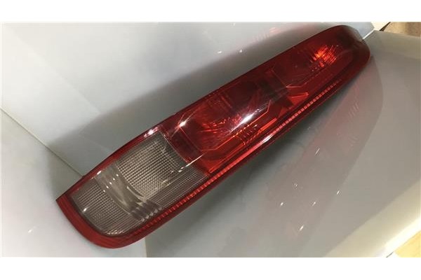 Recambio de piloto trasero derecho para nissan x-trail (t30) 2.2 comfort referencia OEM IAM B46R  