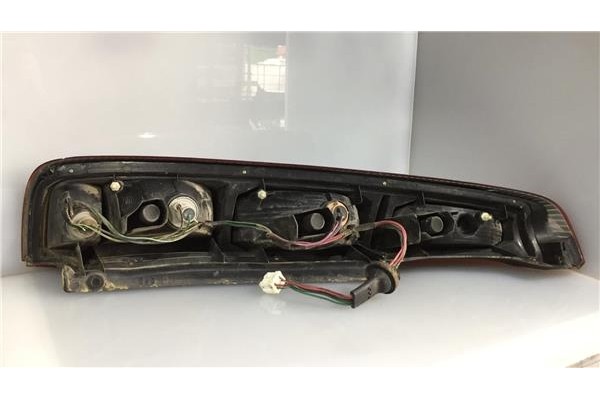 Recambio de piloto trasero derecho para nissan x-trail (t30) 2.2 comfort referencia OEM IAM B46R  