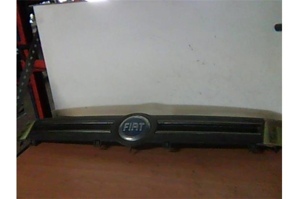 Recambio de rejilla capo para fiat ii panda (169) 1.2 referencia OEM IAM   