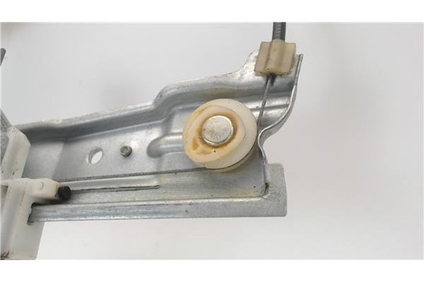 Recambio de mecanismo elevalunas delantero derecho para citroen c4 berlina referencia OEM IAM 9222V0  