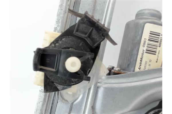 Recambio de mecanismo elevalunas delantero derecho para renault clio iii referencia OEM IAM 8200291147 LTRN71R 8200843597 , RENA