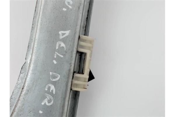 Recambio de mecanismo elevalunas delantero derecho para renault clio iii referencia OEM IAM   