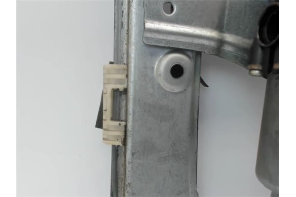 Recambio de mecanismo elevalunas delantero derecho para renault clio iii referencia OEM IAM   