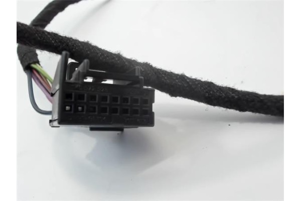 Recambio de retrovisor electrico izquierdo para volkswagen golf vi (5k1) 2.0 advance referencia OEM IAM  563003 