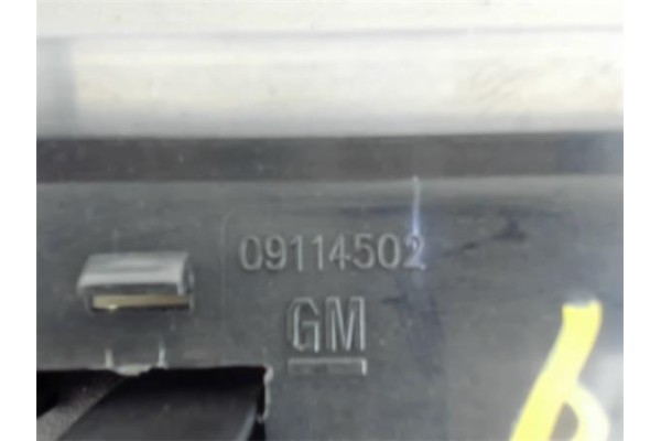 Recambio de luz central de freno para opel corsa c 1.0 referencia OEM IAM 09114502 24517003 