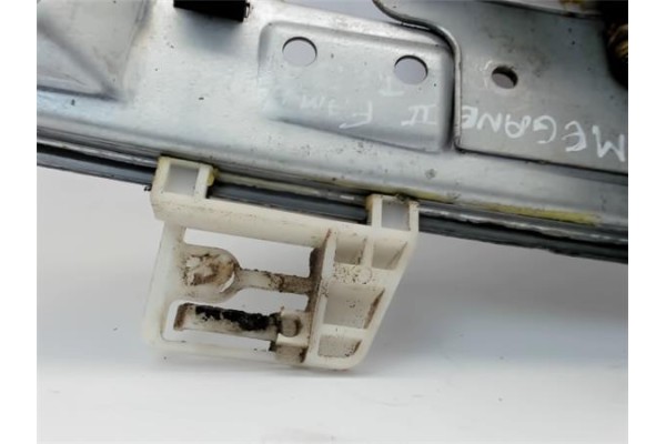 Recambio de mecanismo elevalunas trasero izquierdo para renault megane ii berlina 5p referencia OEM IAM   