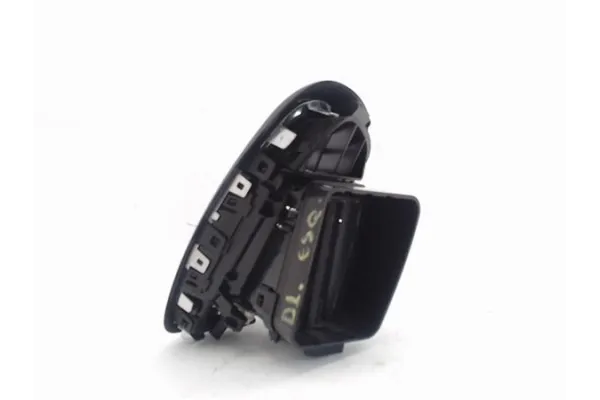 Recambio de tobera central izquierda ventilacion salpicadero para renault grand scenic iv 1.2 tce referencia OEM IAM 687612210R 