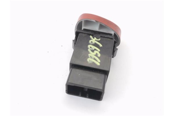 Recambio de interruptor luces emergencia para hyundai h-1 furgón 2.5 crdi referencia OEM IAM 937904A400 9373047000 