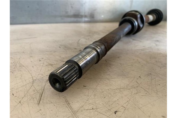 Recambio de palier delantero derecho para citroen c4 coupe 1.6 vtr plus referencia OEM IAM 3273AJ  
