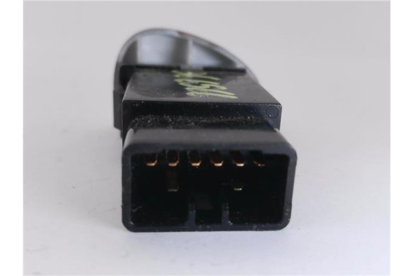 Recambio de interruptor luces emergencia para hyundai h-1 furgón 2.5 crdi referencia OEM IAM 937904A400 9373047000 