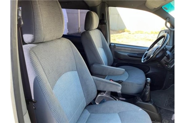 Recambio de juego asientos para hyundai h-1 furgón 2.5 crdi referencia OEM IAM 880134A170 880144A020 
