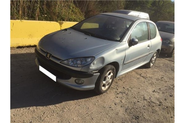 peugeot 206 berlina (1998) del año 