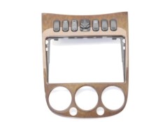 EMBELLECEDOR CONSOLA CENTRAL A1686802236 1688203610 