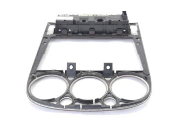 Recambio de embellecedor consola central para mercedes-benz clase a (bm 168) 1.9 190 (168.032) referencia OEM IAM A1686802236 16