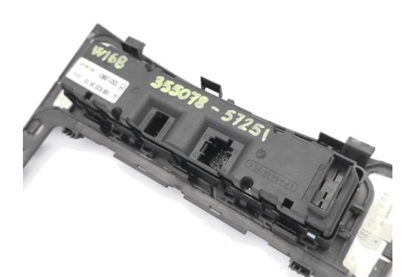 Recambio de embellecedor consola central para mercedes-benz clase a (bm 168) 1.9 190 (168.032) referencia OEM IAM A1686802236 16