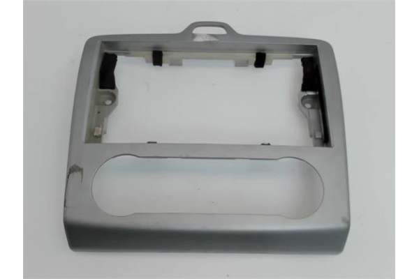 Recambio de embellecedor consola central para ford focus berlina (cap)(2004) referencia OEM IAM 4M5118522MBW  