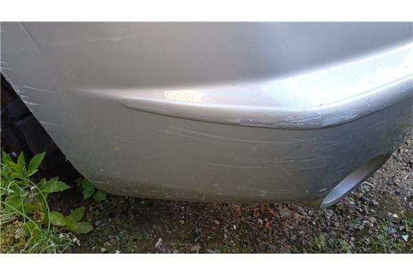 Recambio de paragolpes delantero para ssangyong rodius 2700 referencia OEM IAM 7871A21200 D27DT 