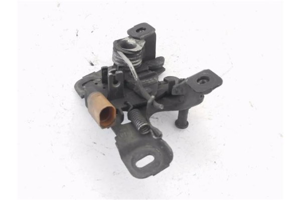 Recambio de cerradura capo para audi a3 (8l) 1.9 tdi ambiente referencia OEM IAM 8L0823509G 8L0823509 