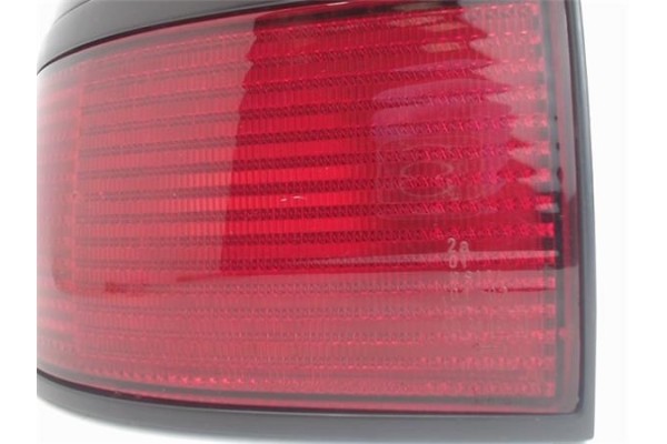 Recambio de piloto trasero izquierdo para renault laguna (b56) referencia OEM IAM   