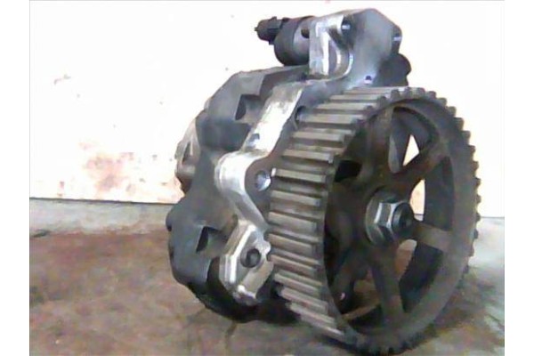 Recambio de bomba inyectora para volvo v40 familiar 1.9 di referencia OEM IAM 8602784  
