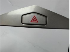 Recambio de embellecedor consola central para kia carens (rs) 2.0 crdi referencia OEM IAM 0K2FB61190  