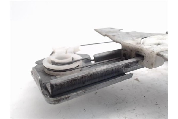 Recambio de mecanismo elevalunas delantero izquierdo para peugeot 107 1.4 hdi referencia OEM IAM 9221 T8 37545 698200H020 , TOYO