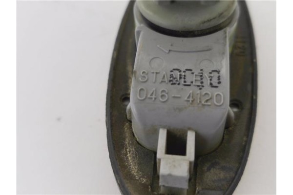 Recambio de piloto intermitente lat. delantero izquierdo para mazda premacy (cp) 2.0 td active referencia OEM IAM 0464120  