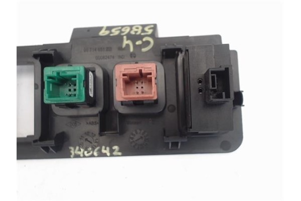 Recambio de conjunto interruptores para citroen c4 berlina 1.6 exclusive referencia OEM IAM 96714851ZD 00082474 