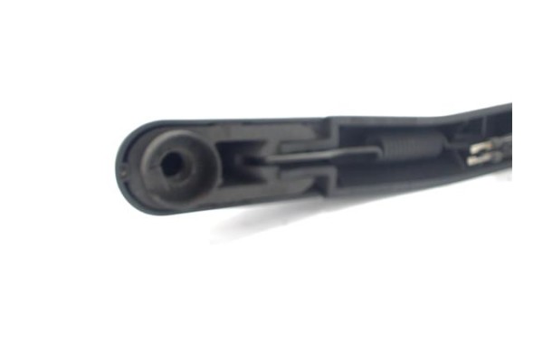 Recambio de brazo limpiaparabrisas trasero para opel corsa d 1.4 referencia OEM IAM 80015317 55701469 
