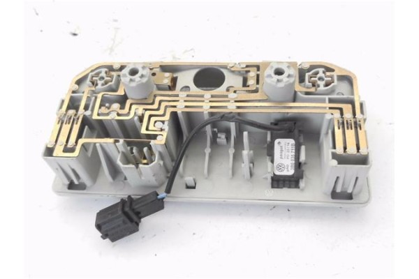 Recambio de luz delantero central techo para volkswagen polo v (6r1) 1.0 referencia OEM IAM 6R0947105  