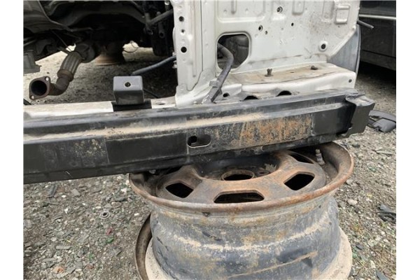 Recambio de refuerzo paragolpes para hyundai h-1 furgón 2.5 crdi referencia OEM IAM 865304A400  